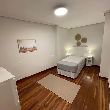 公寓 Duplex 122m2, 4 Dormitorios, 2 Banos Completos, Wifi 1gb *